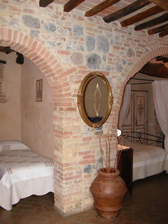 La Vecchia Corte San Gimignano Chambre photo